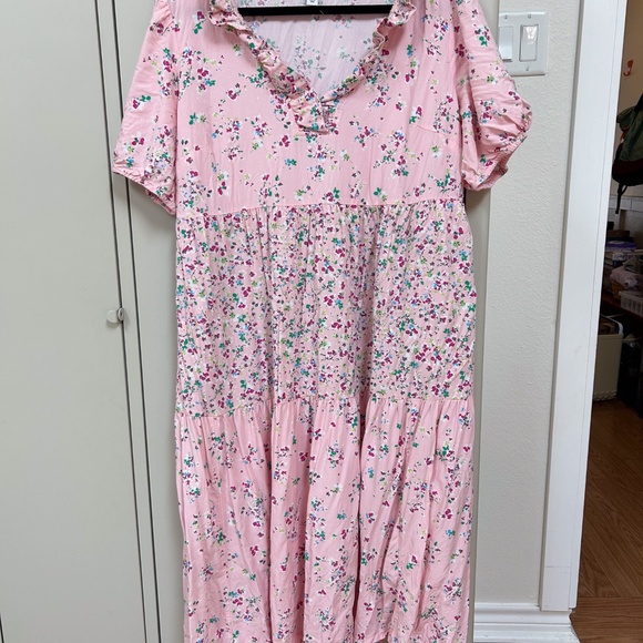 CROWN AND IVY Women’s floral pink maxi/midi dress, ruffle neck, size 1X - Picture 1 of 8